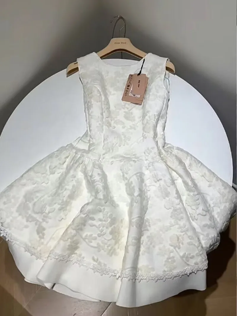 

Французское элегантное кружевное платье А-силуэта с вышивкой для женщин: шикарный дизайн, нежное и свежее, приталенное, без рукавов, летнее платье-принцесса