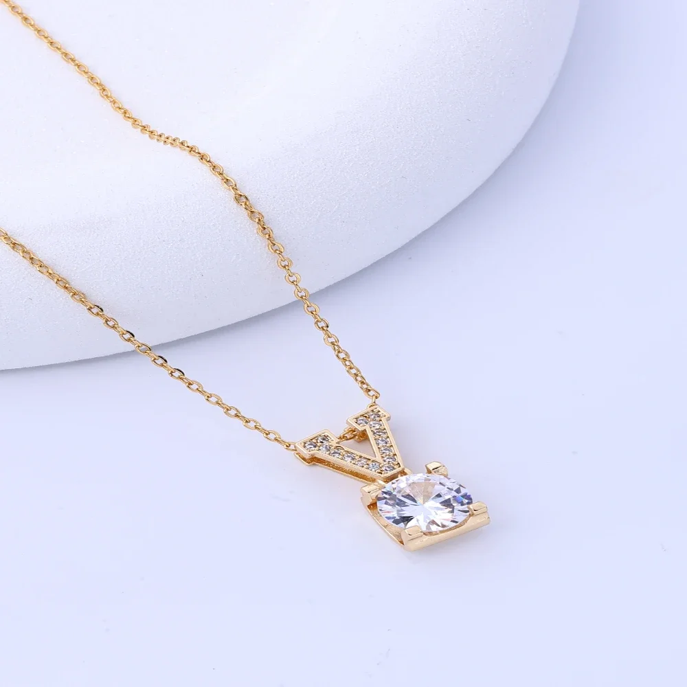 Necklace hot selling Korean version, light luxury style, micro inlaid zircon letter V pendant, fashionable and high-end, versati