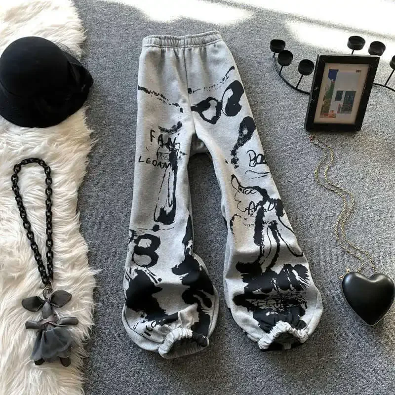 Retro ink printing gray sweater pants women's autumn and winter new loose leg sweatpants graffiti Harlan fashion casual pants.