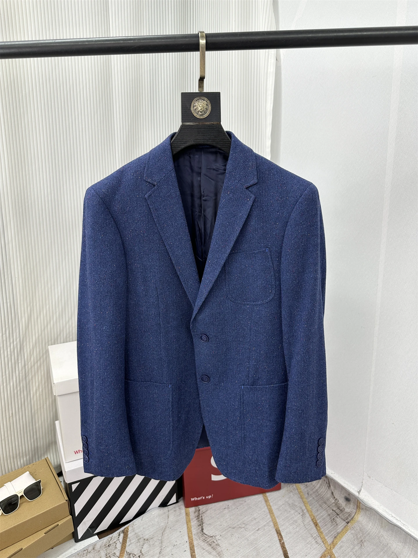 

Модный повседневный мужской однобортный пиджак из шерстяной смеси, осенняя новинка, простой дизайн, универсальное пальто для города, пошив на заказ