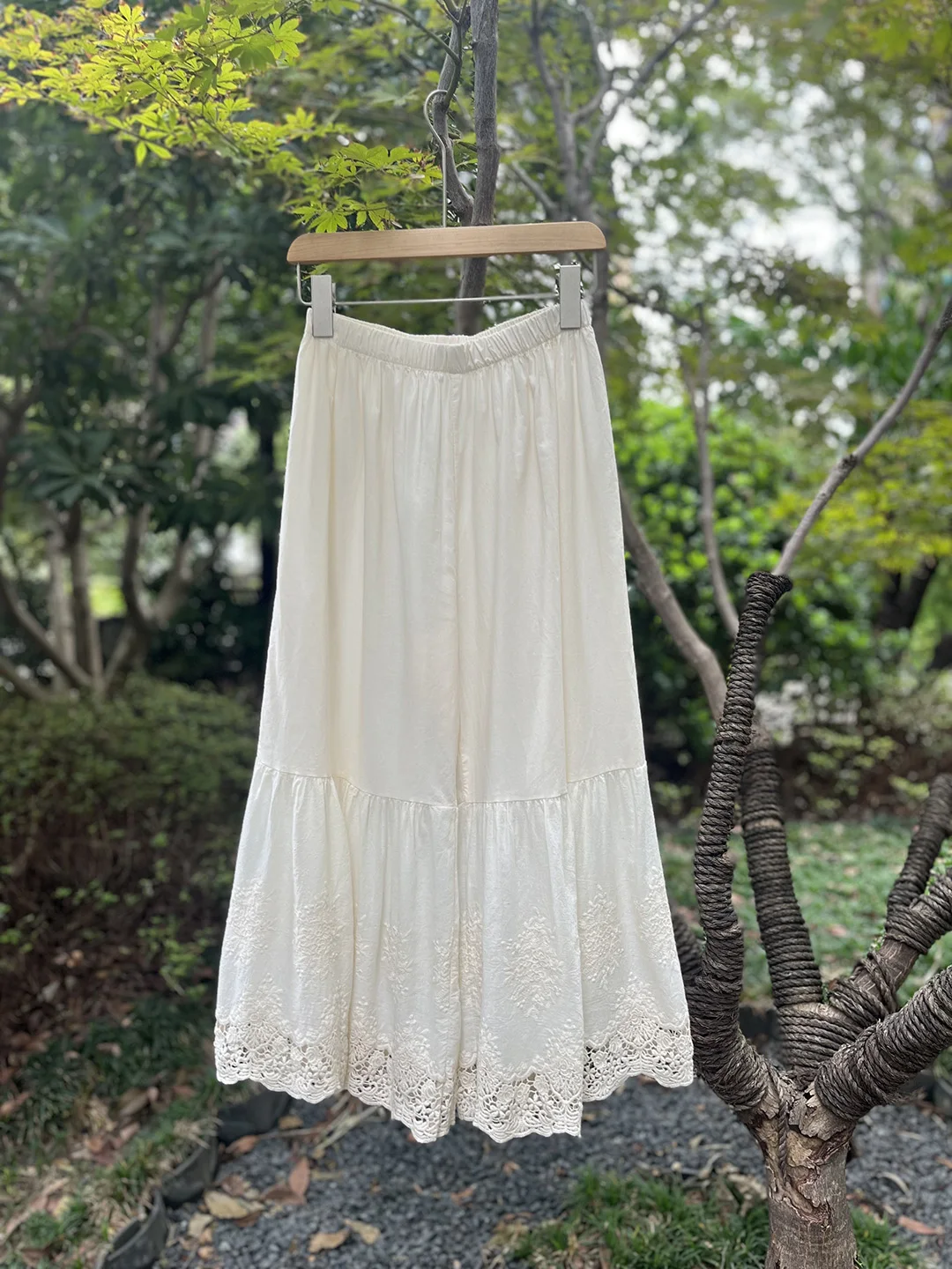 

Осенние новые женские тонкие хлопковые одинарные слои нижнего белья с вышивкой и кружевным подолом, широкие брюки...