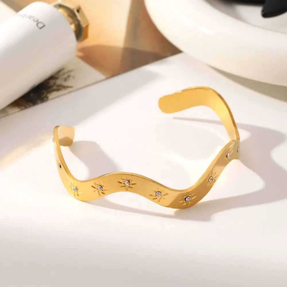 شخصية بلينغ W-نوع سوار الزركون البطانة أسلوب بسيط أساور معدنية هدية فاخرة الهندسة أساور مجوهرات الزفاف