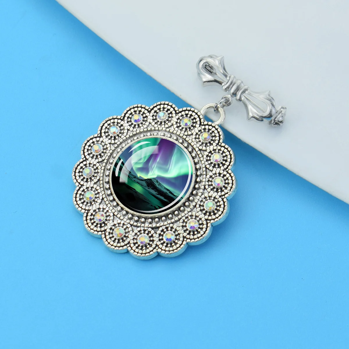 1PC Exquisite Aurora Borealis Mandala Brooch Pendant with Rhinestones Pin Fashion Jewelry Clothing Accessories Gift for Women