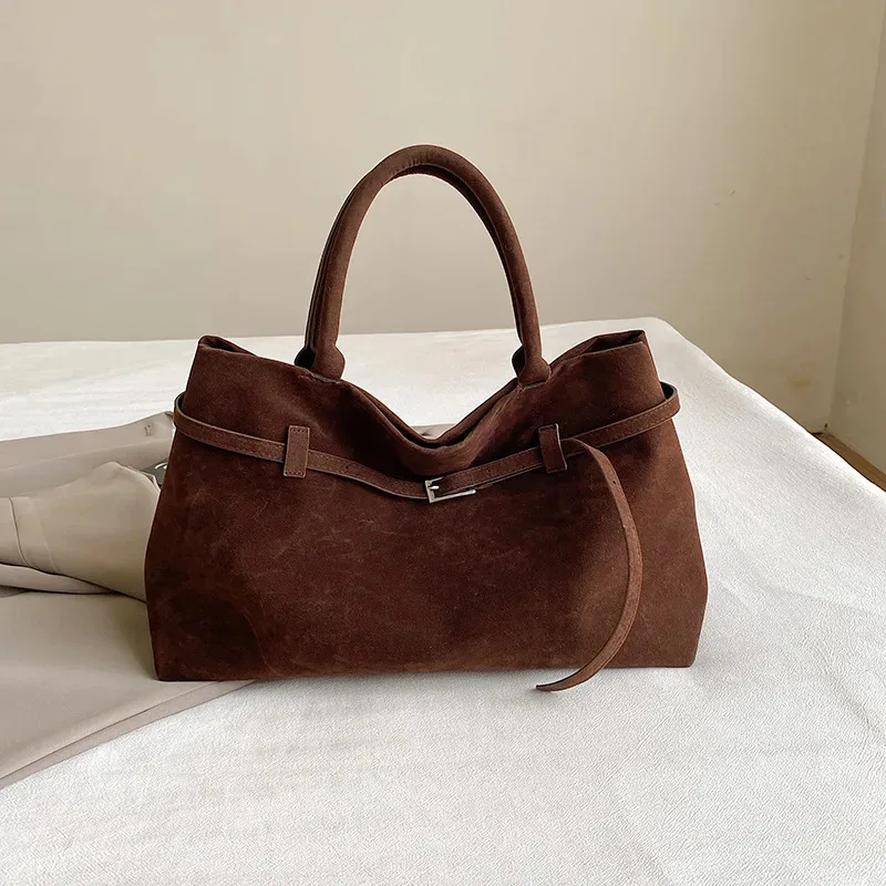 Thumbnail 4 - #4 Trending Leather Shoulder Bags Right Now