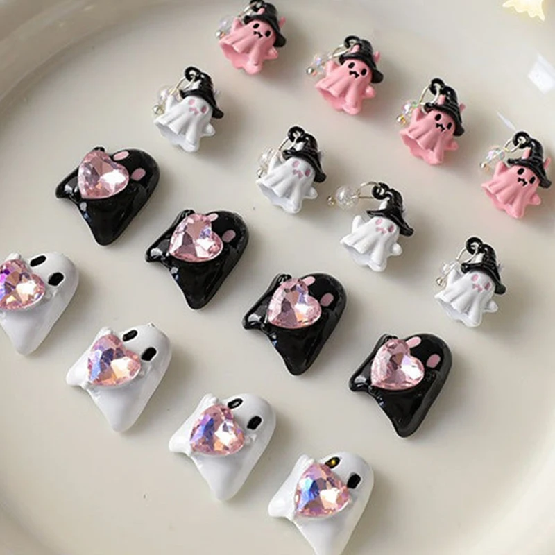 10個入り ハロウィン楽しいネイルアクセサリー 漫画風キュートネイルアートチャーム ハート型リトルウィザードインプペンダント 3D DIYマニキュアデコレーション