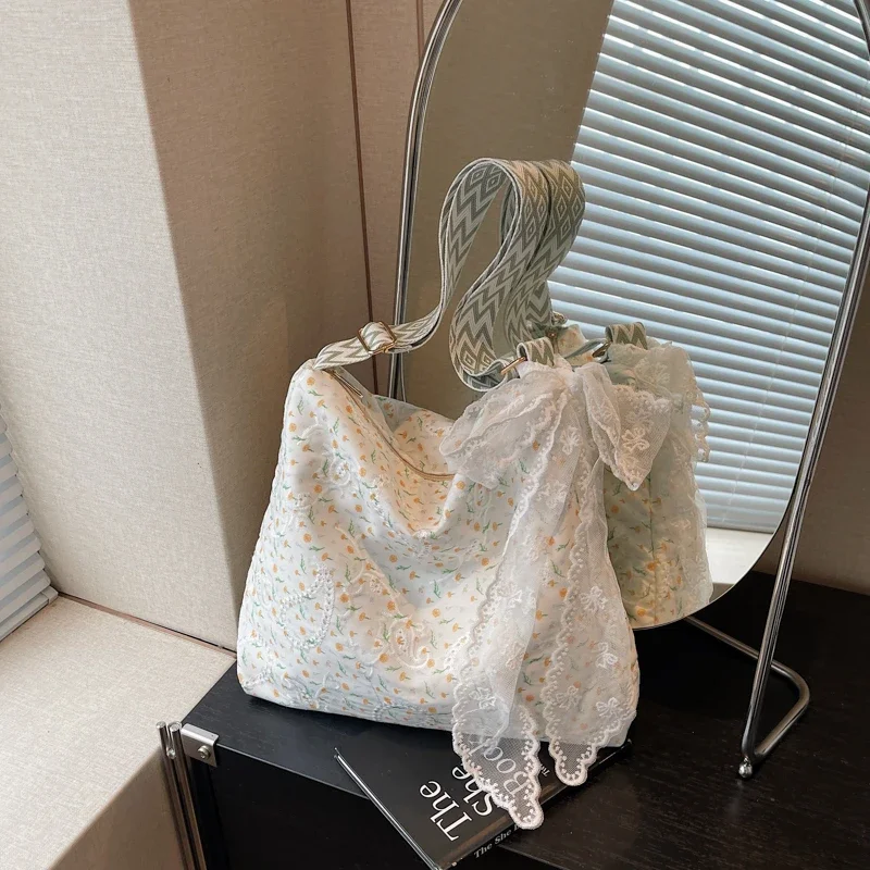 

Versatile Nylon Tote Bag, Fashionable Large Capacity Women's Shoulder Bag 2025 New Trendy Casual Crossbody Bag Bolsas De Mujer