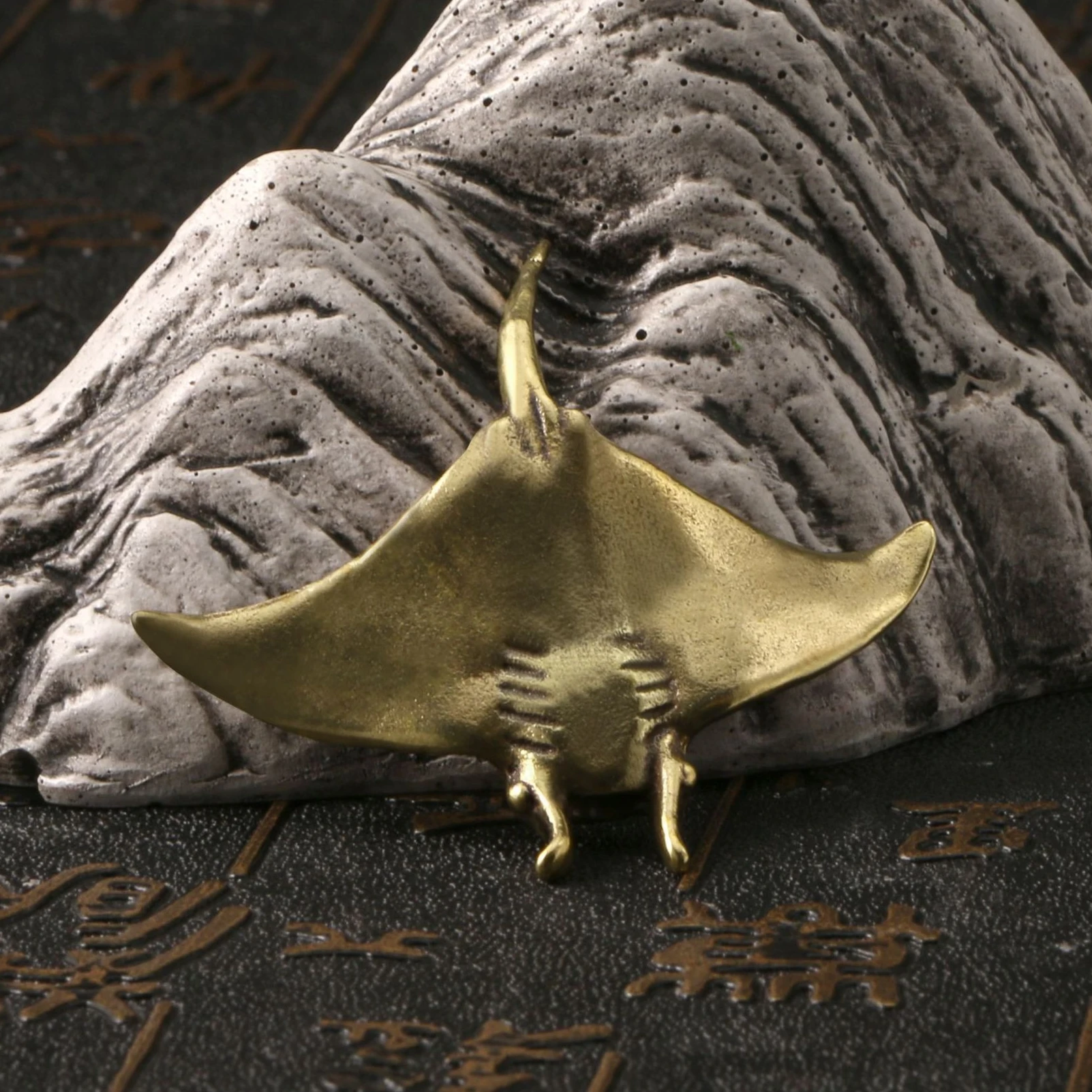 Brass Ocean Devil Fish Miniature Mini Watching Fishes Sea Animals Model Fishbowl Decoration Action Figures Para Casa E Decoração