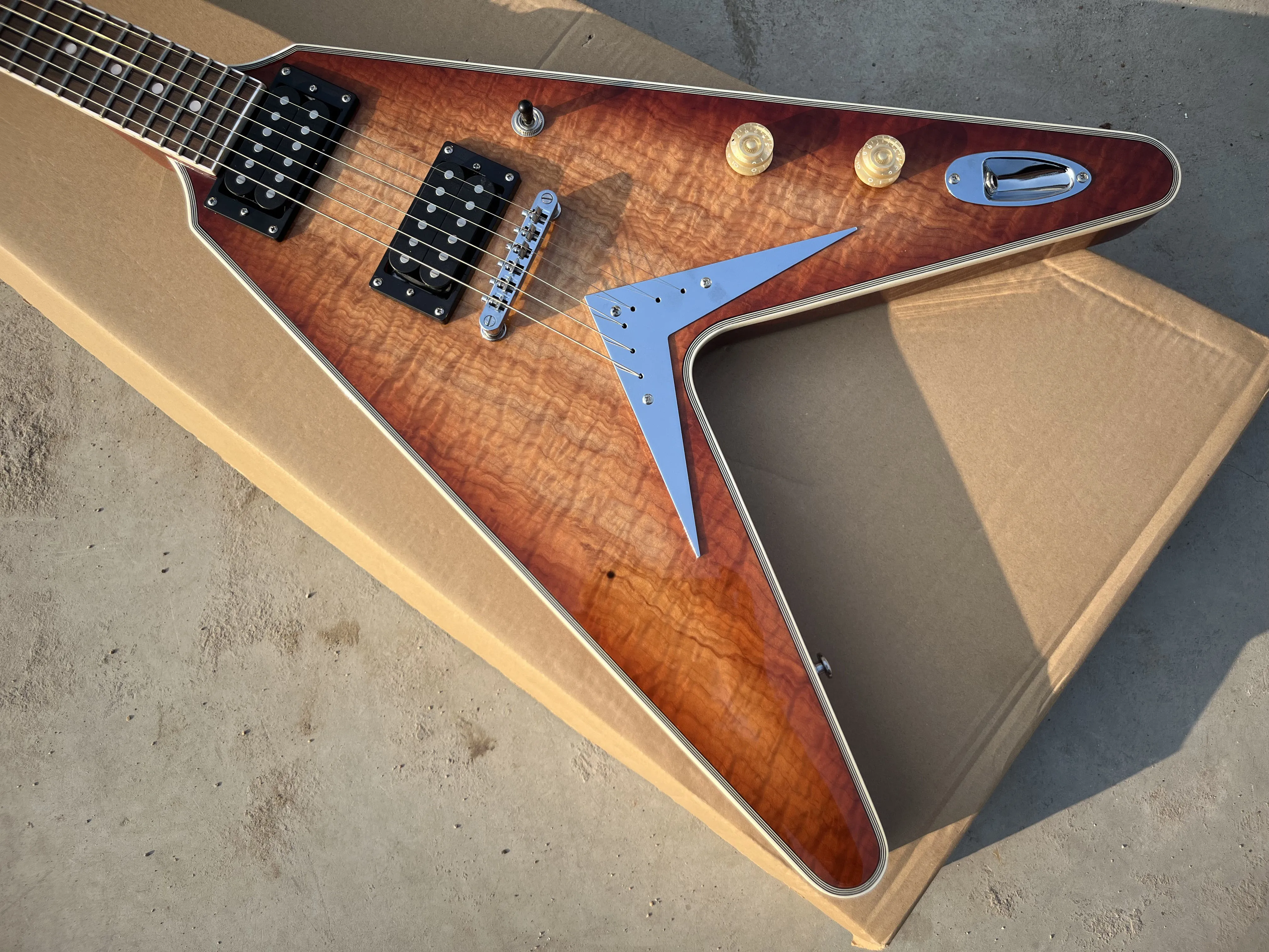 China\'s Becoda electric guitar V Bridge Maple top Mahogany Body And Neck 6 Strings