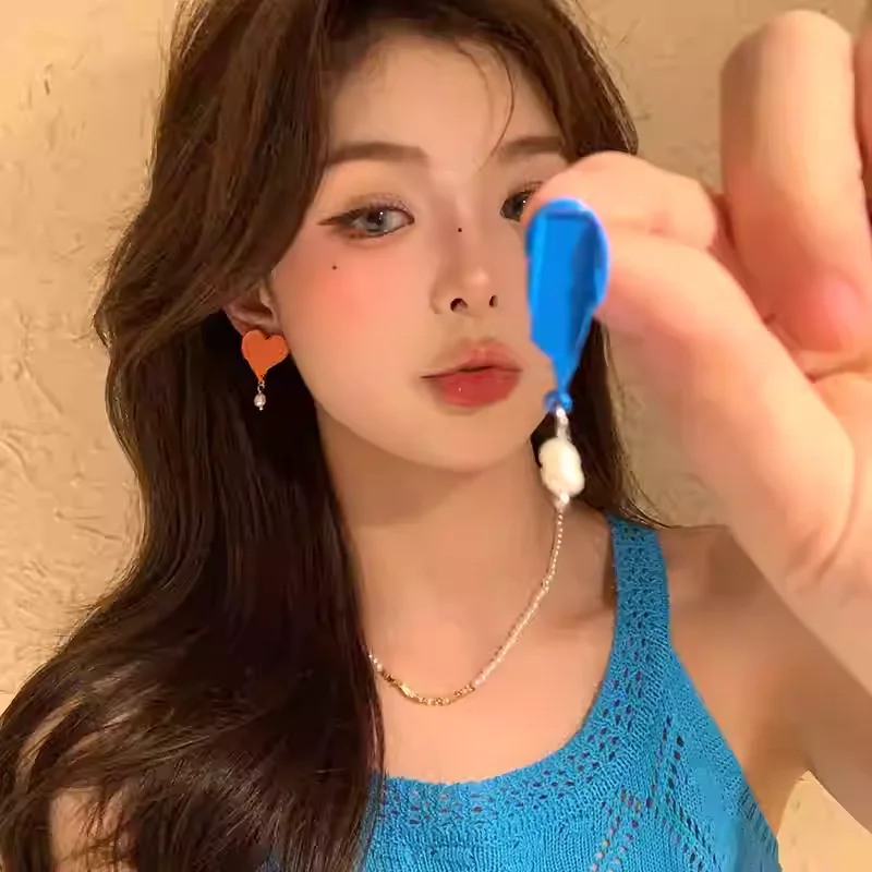 

Colorful Irregular Dopamine Heart Pearls Stud Earrings Unique Fashion Romantic Jewelry Gift for Her