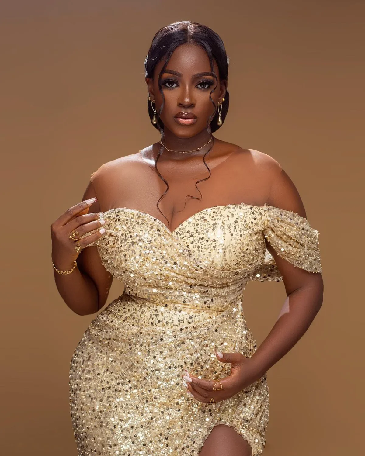 Vestido de fiesta de lentejuelas brillantes de talla grande, vestidos de noche de sirena con abertura alta y hombros descubiertos, tren de barrido personalizado