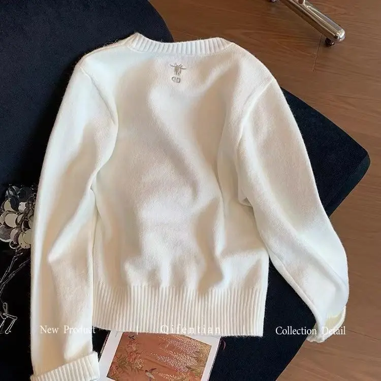 المرأة الصيف ستار التطريز تي شيرت لينة متماسكة فضفاضة تناسب بلوزات مستديرة العنق 2025 العصرية عادية أنيقة تنفس ارتداء اليومي