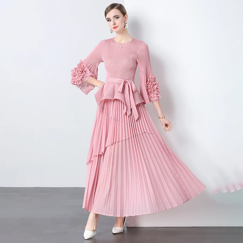 

Loose Women's Embroidered Hand-aken Beaded Pleated Top And Skirt Set Summer 2025 Polyester Material Ethnic Stage Costume