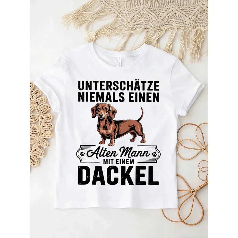 Never underestimate an old man with a dachshund. German proverb T-shirt
