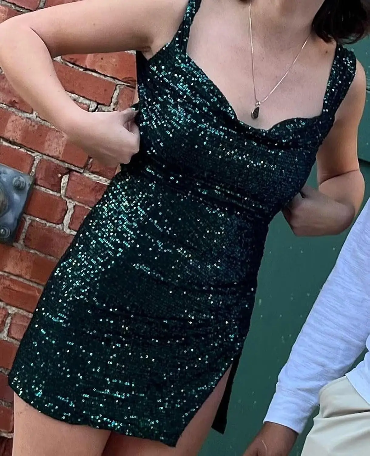 Short Sequin Homecoming Dresses for Teens Square Neck Sparkly Tight MIni Cocktail Party Gown with Slit Sheath Sexy Prom Dress
