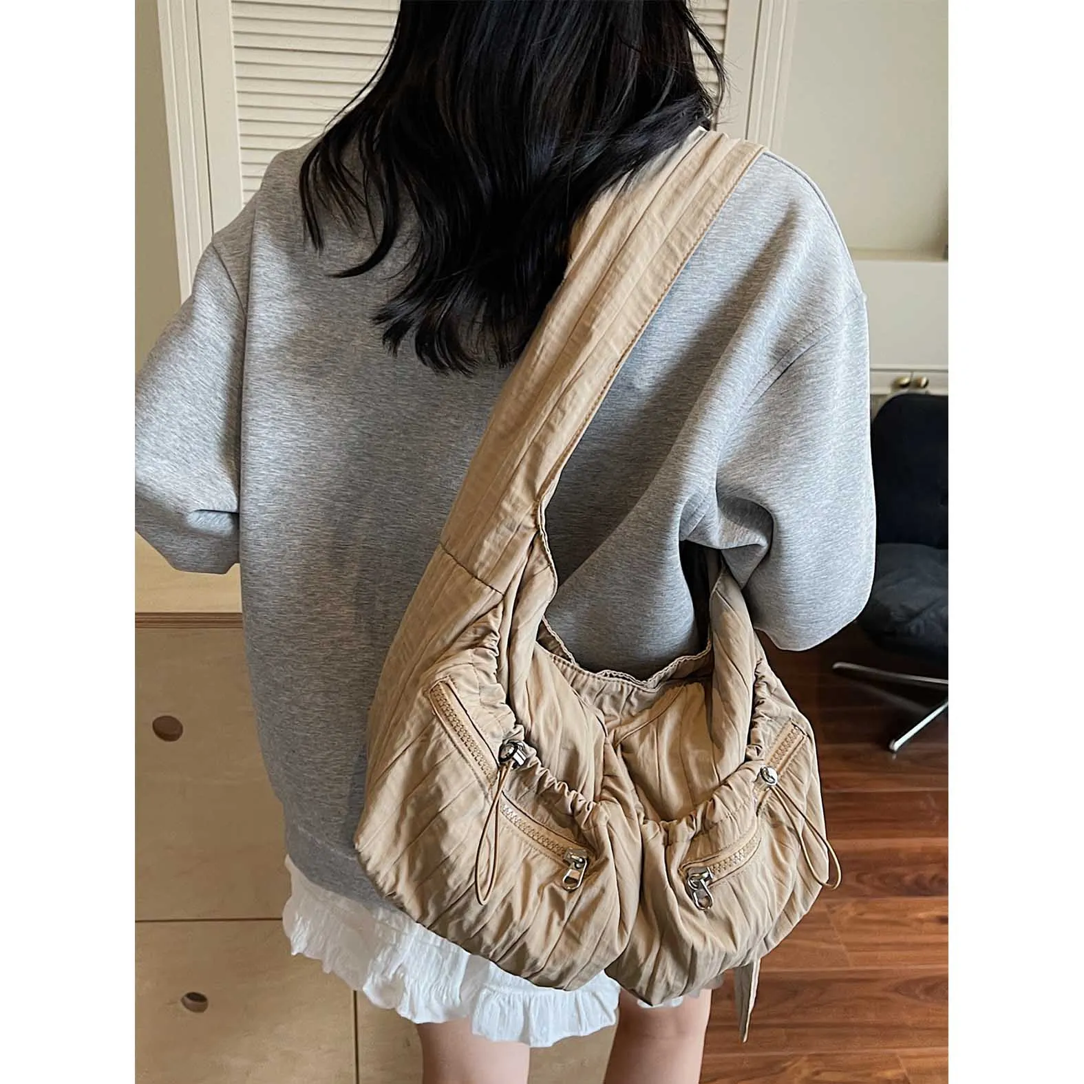 

Nylon bag women's large capacity 2025 new summer versatile shoulder crossbody bag casual high-end commuting dumpling bag