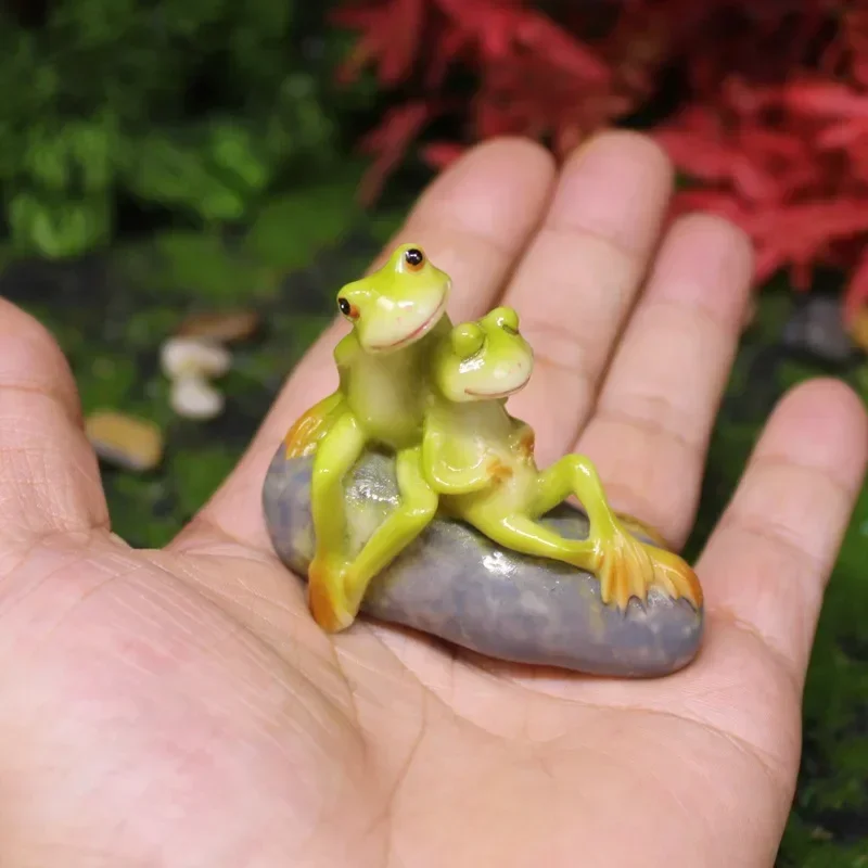 Resin Frog Statue Figurine Indoor Outdoor Crafts Miniature Landscape Fairy Garden Decor Desktop Decoration