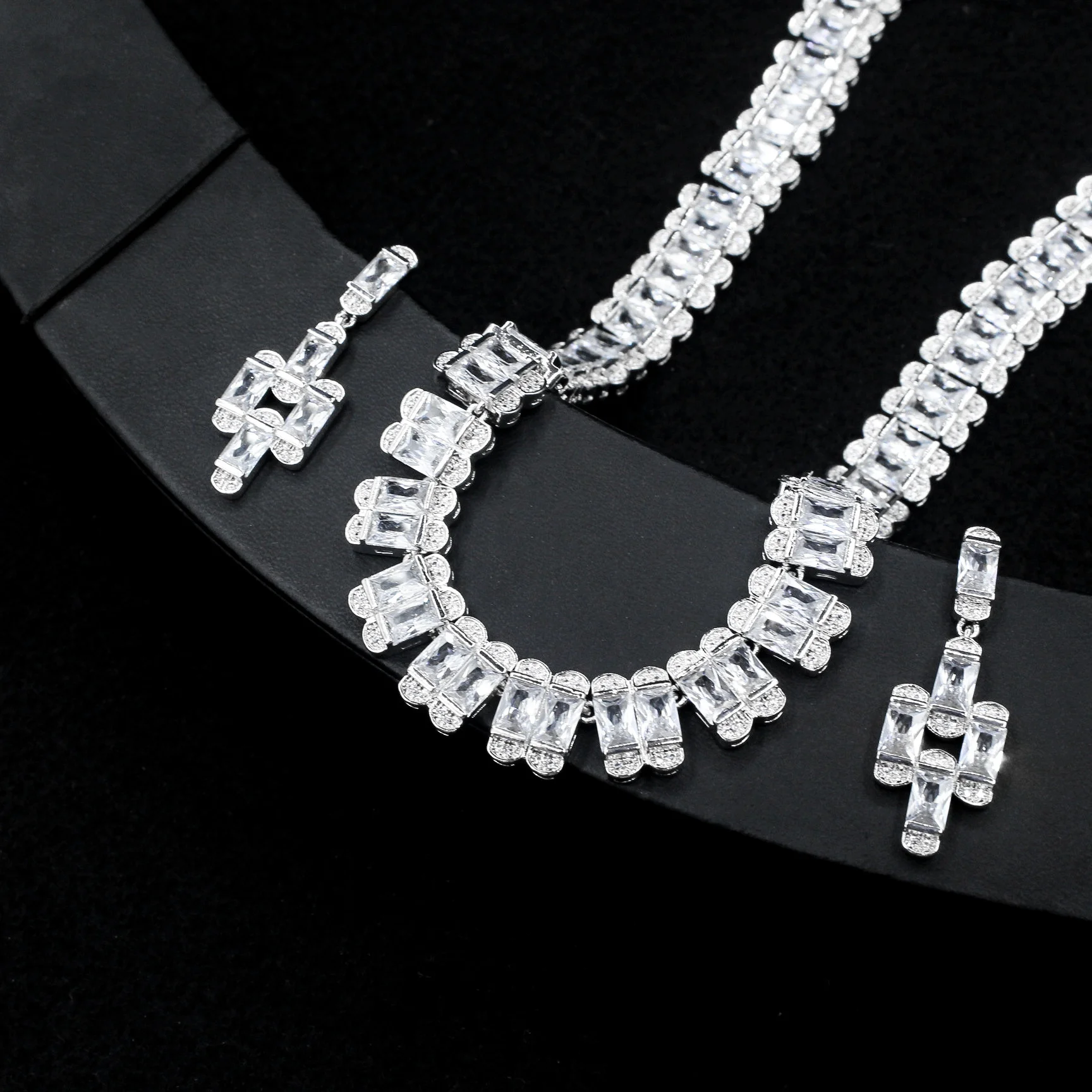 Luxury brand genuine real jewels Fashion bride Necklace Jewelry three piece set female ins Earrings fairy exaggerated hip hop lu