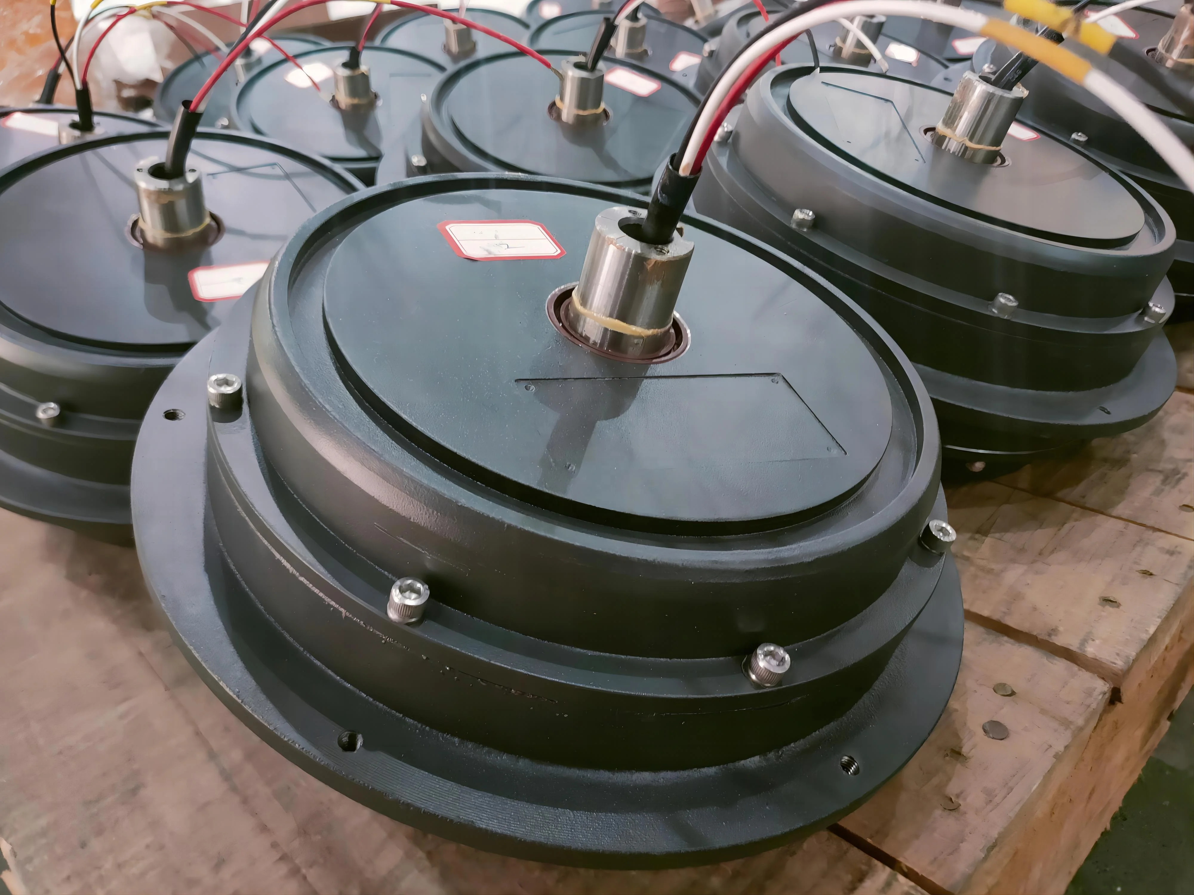 تستخدم صالات رياضية مروحة أرضية كبيرة الحجم بقطر 2 متر