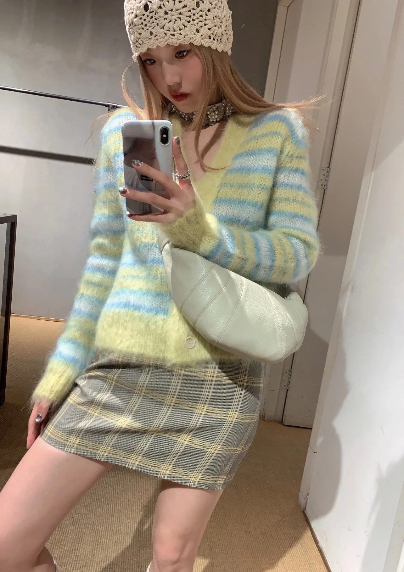 

2024 Women Autumn Colorful Striped Mohair Knitted V Neck Cardigan Sweater Long Sleeved Loose Elegant Sweet Coat Soft Tops F831