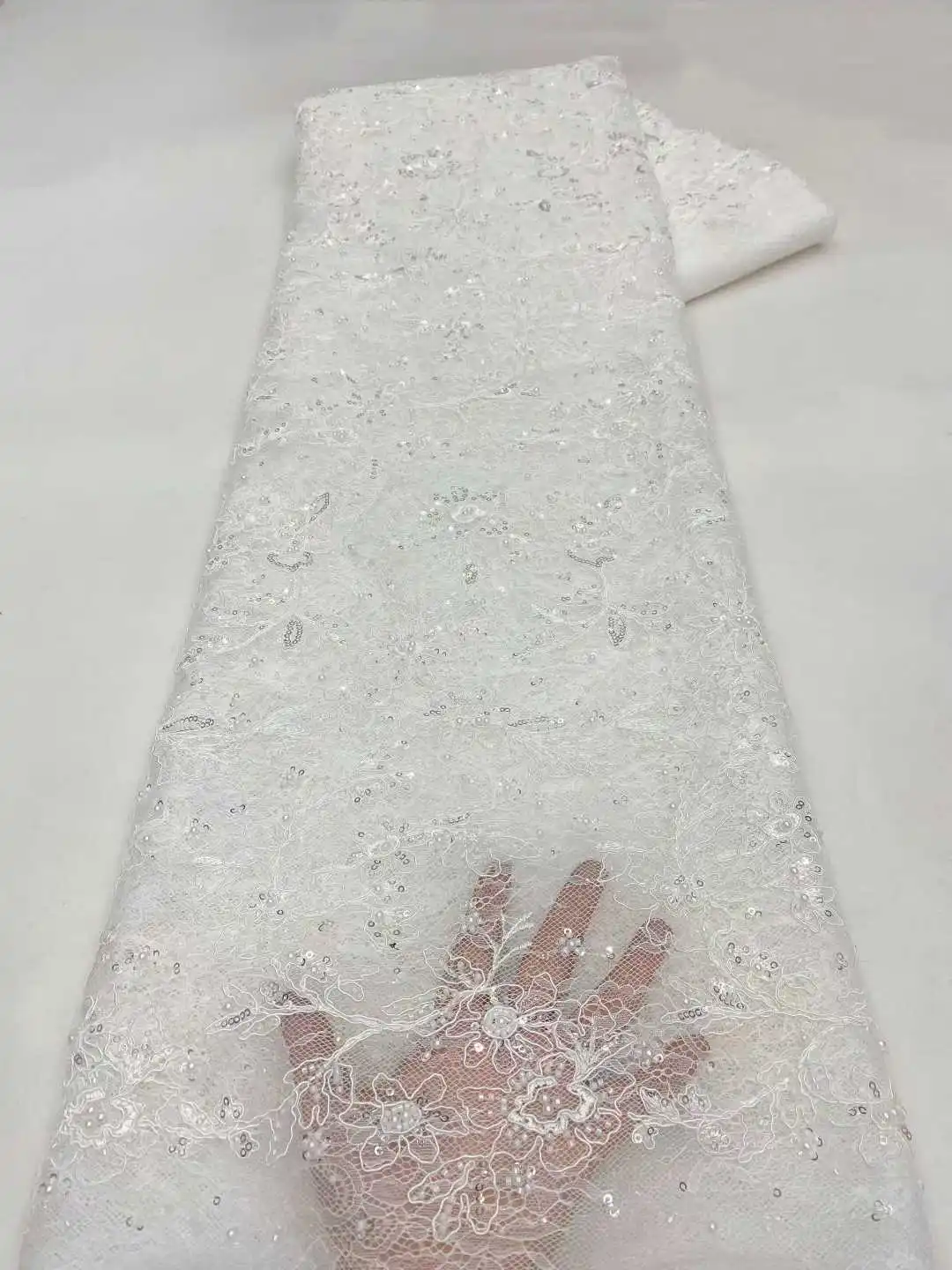 

2026 Высокое качество, новые белые бусины ручной работы, блестки, африканская кружевная ткань, элегантная французская нигерийская кружевная ткань с бисером для шитья платья