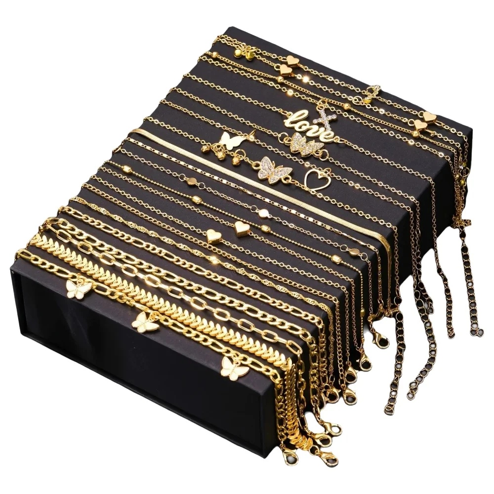 18-teiliges Set aus goldfarbenen Fußkettchen mit Herz- und Schmetterlingsmotiven für Damen, mehrlagige Charm-Fußkettchen, modischer Sommer-Strand-Schmuck, Geschenk