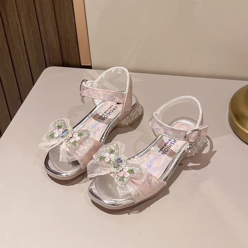 Girls Embroidered Flower Sandals 2024 New Summer Children's Soft Sole Anti Slip Beach Shoes Girls Crystal Princess Shoes