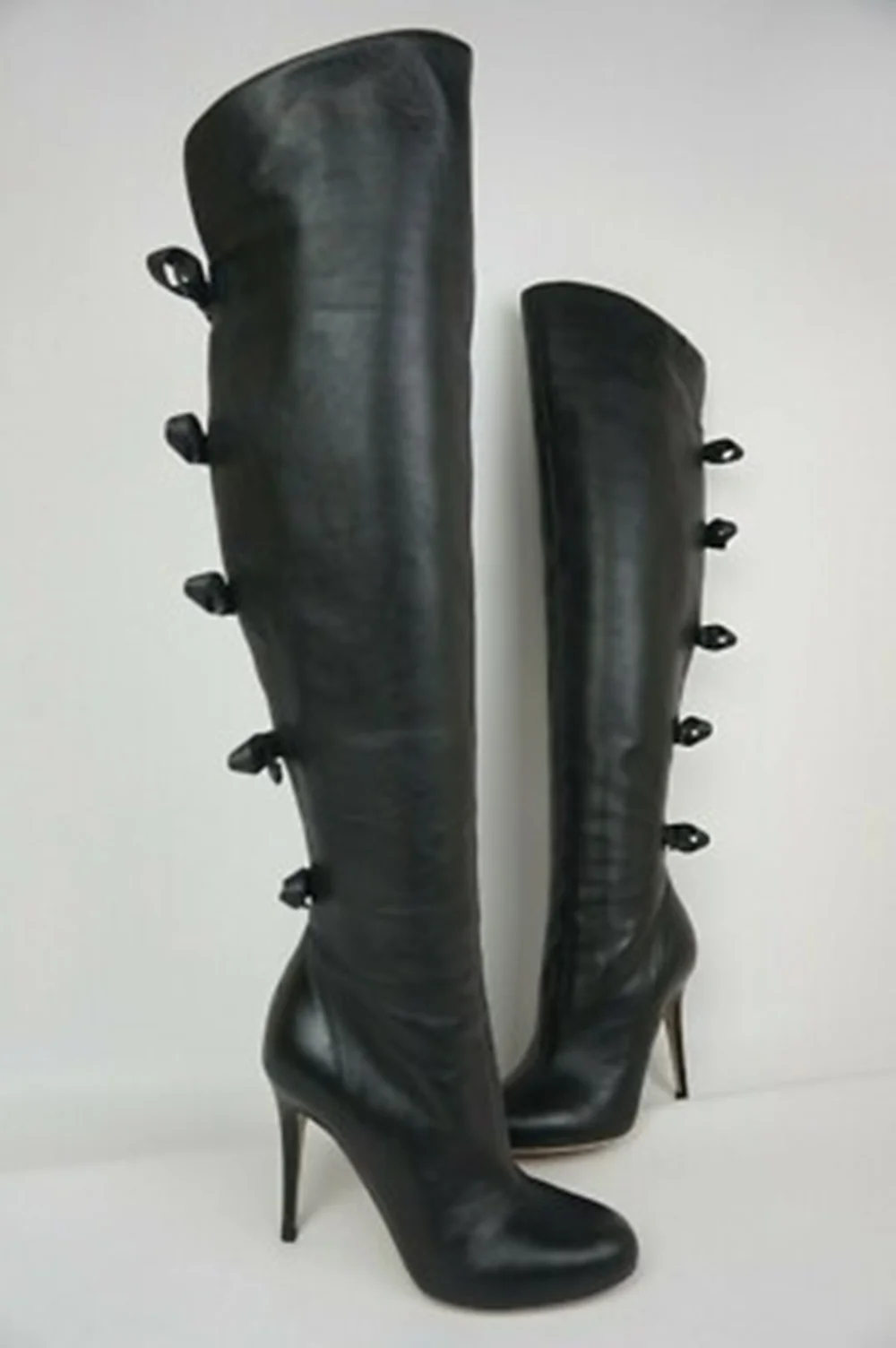 

Casual Black Faux Leather Stiletto Heel Knee-High Boots Decorative Bow Accents Simple Round-Toe Fashion Boots for Women