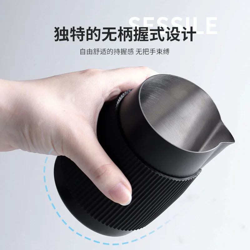 Solid color milk foam cup 420ml with graduated anti-scalding latte tank, pointed nozzle oblique stainless steel latte cup