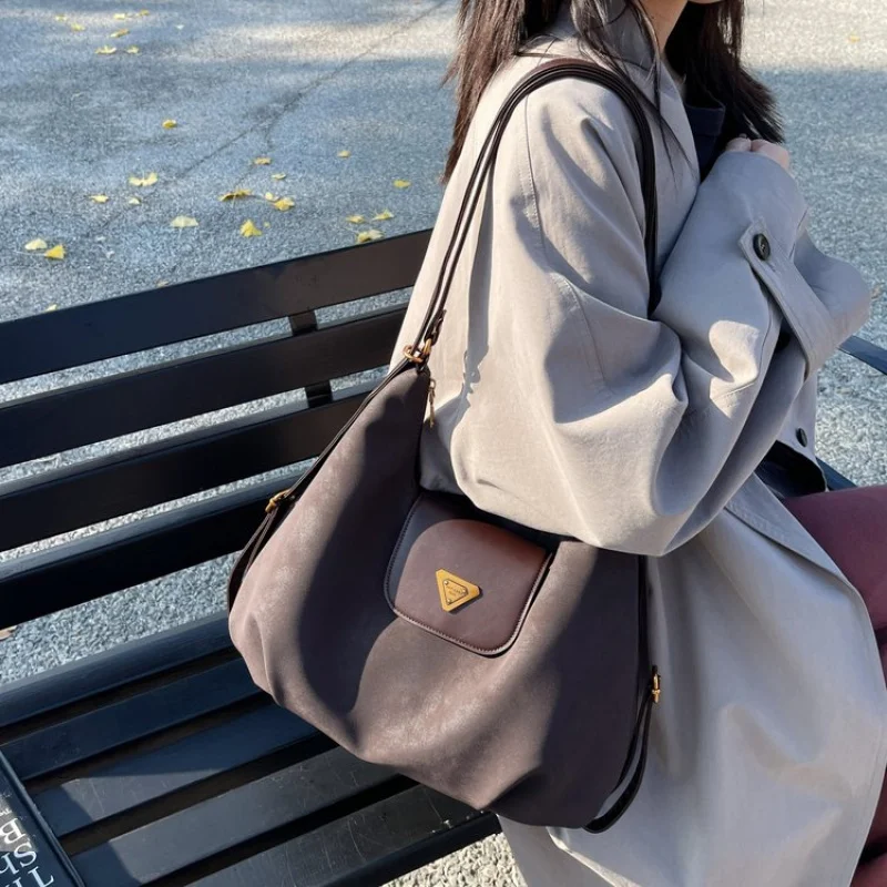 

2025 New High-end Luxury Brand Ladies Leather Tote Bag Famous Designer Elegant Vintage Paris​