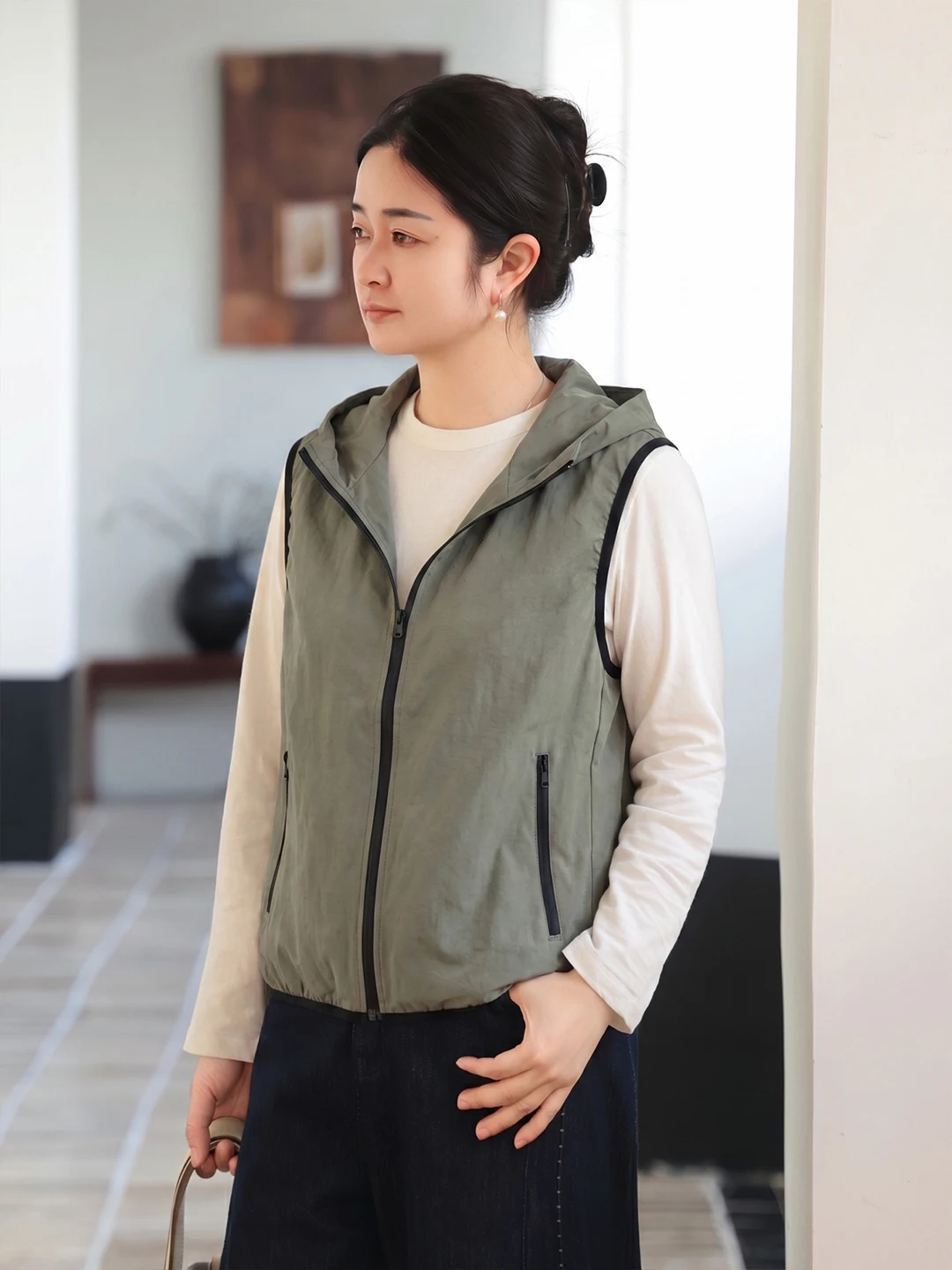 

Женская легкая жилетка из чистого хлопка с капюшоном на молнии, повседневная рабочая одежда, спортивная безрукавка, весна 2026