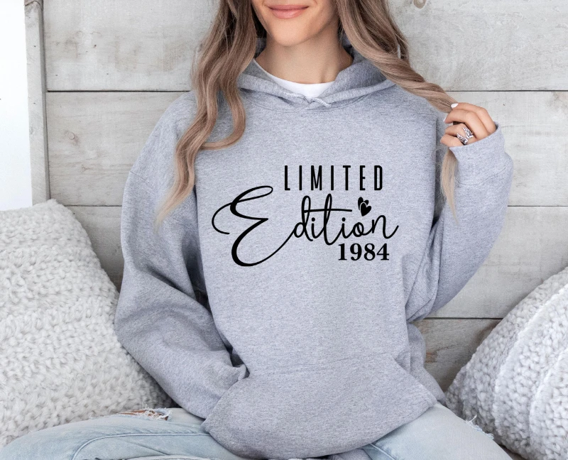 2025 الخريف والشتاء طبعة محدودة هوديي شخصية هوديي المرأة عيد ميلاد أعلى 1985 هوديي 50th هدية عيد ميلاد 2004 هوديي