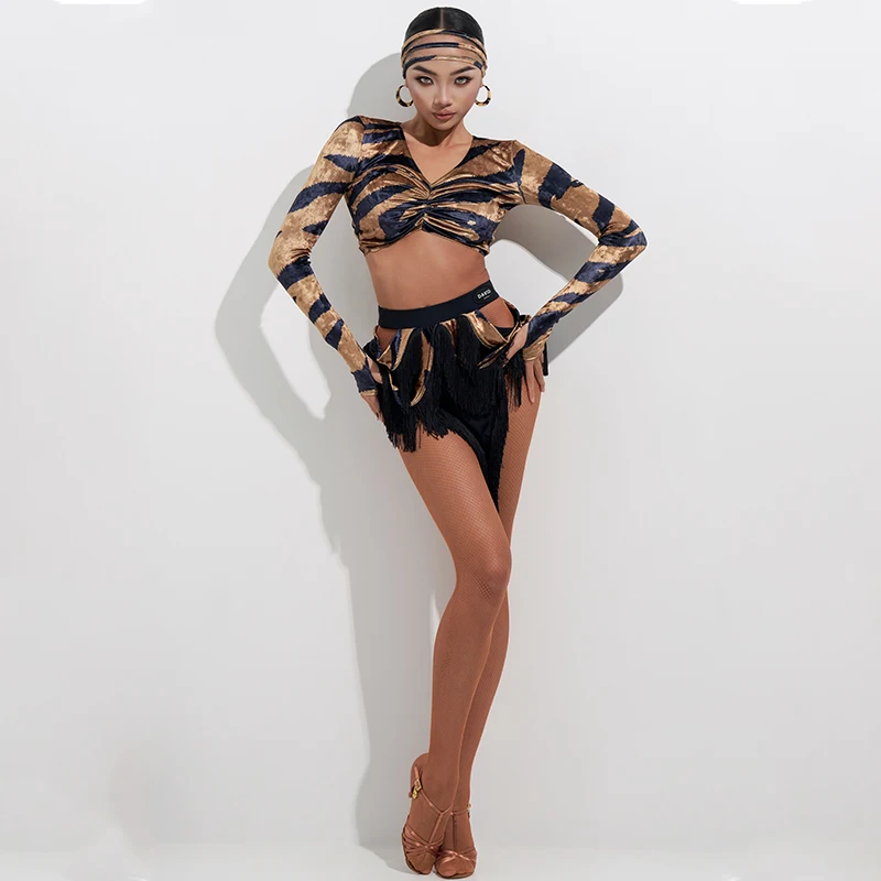 Stroje do tańca latynoamerykańskiego 2025, wzór tygrysa, top bez pleców, frędzle, asymetryczna spódnica, strój treningowy, odzież latynoska DW269/270
