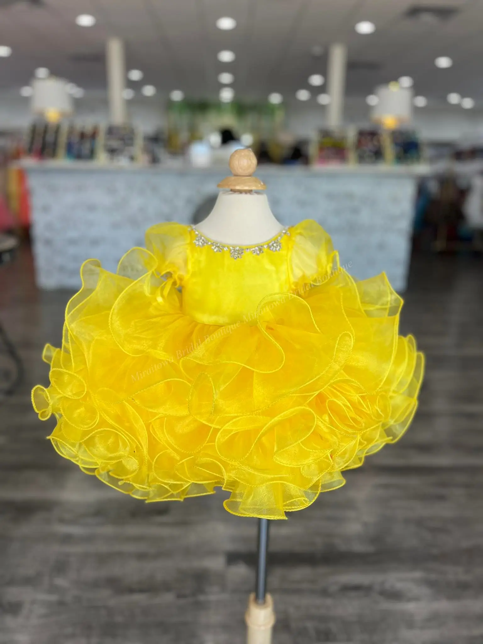 Paillettes Cupcake fille Pageant robe mancherons jaune court petit enfant anniversaire amusant mode Cocktail robe de soirée infantile enfant en bas âge Miss