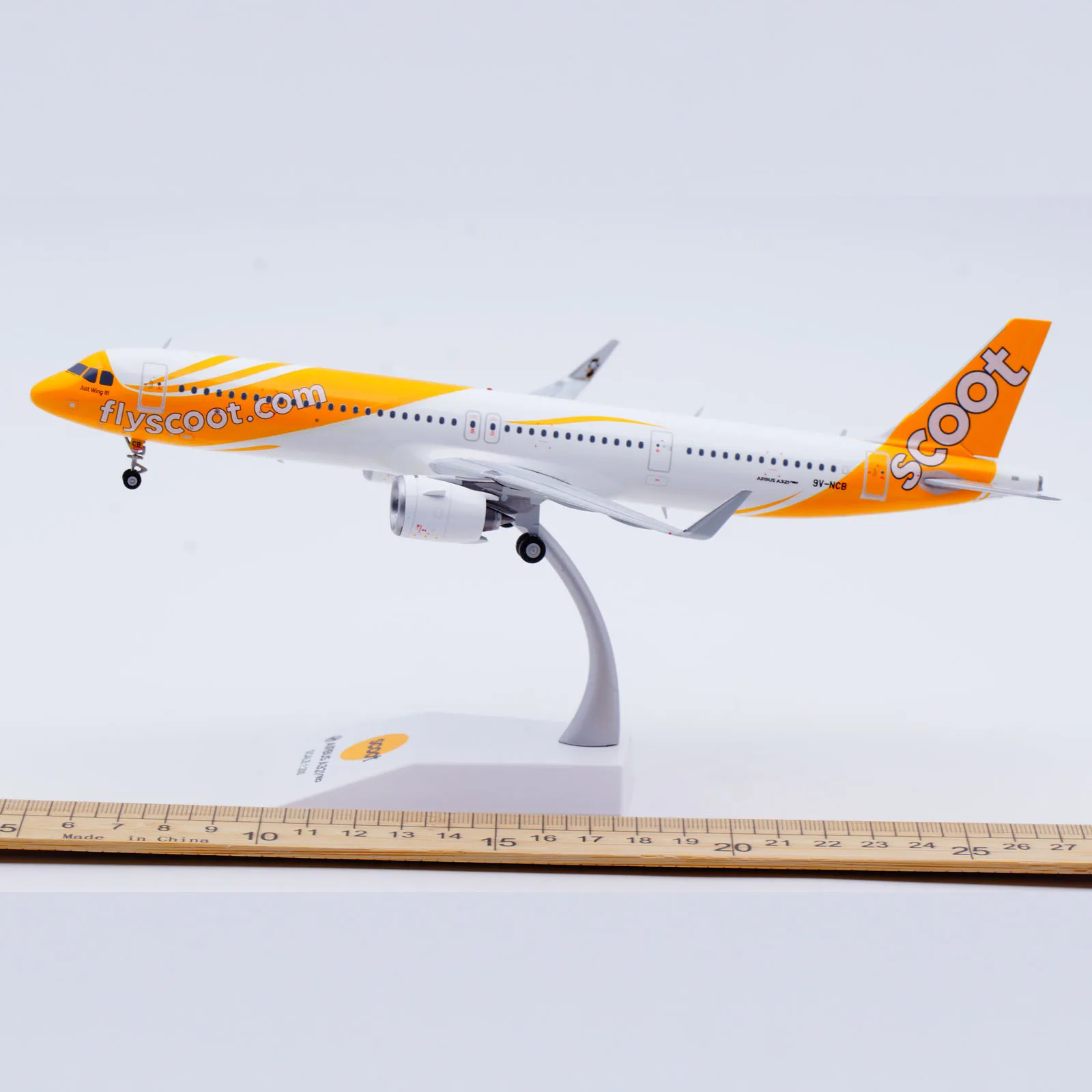 EW221N013 Alloy Collectible Plane Gift JC Wings 1:200 Scoot Airlines Airbus A321neo Diecast Aircraft JET Model 9V-NCB