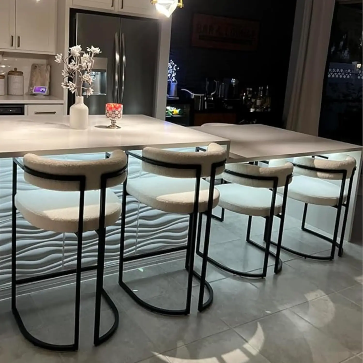 Conjunto de 6 Banquetas de Balcão de 26 Polegadas, Modernas, Brancas, com Encosto Confortável, Estofadas, Personalizadas