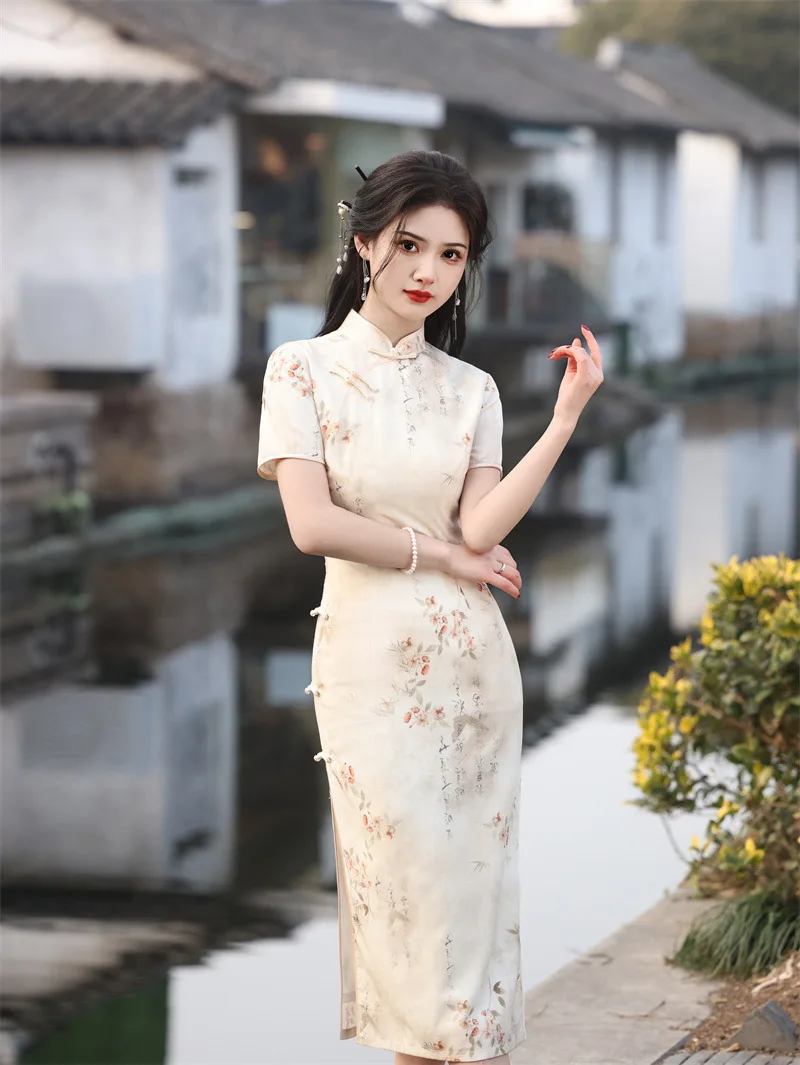 

2024 Spring/Summer New Tiansi Linen Side Eight Buckle Mid length Qipao Retro Republican Style Low slit Mandarin Collar Cheongsam