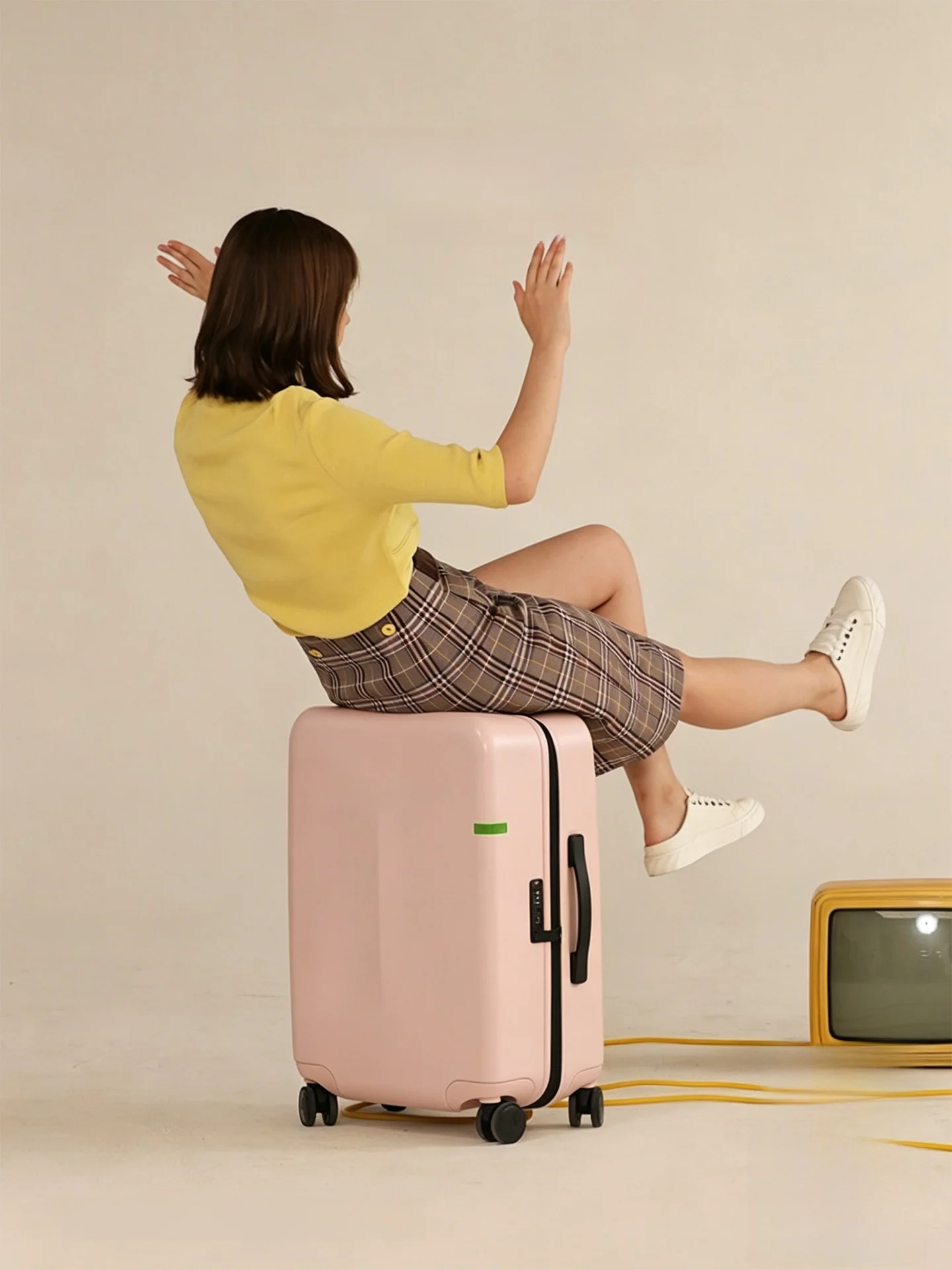 28-inch-large-capacity-pink-suitcase-women's-high-aesthetic-carry-on-bag-trendy-travel-luggage-with-stainless-steel-handle