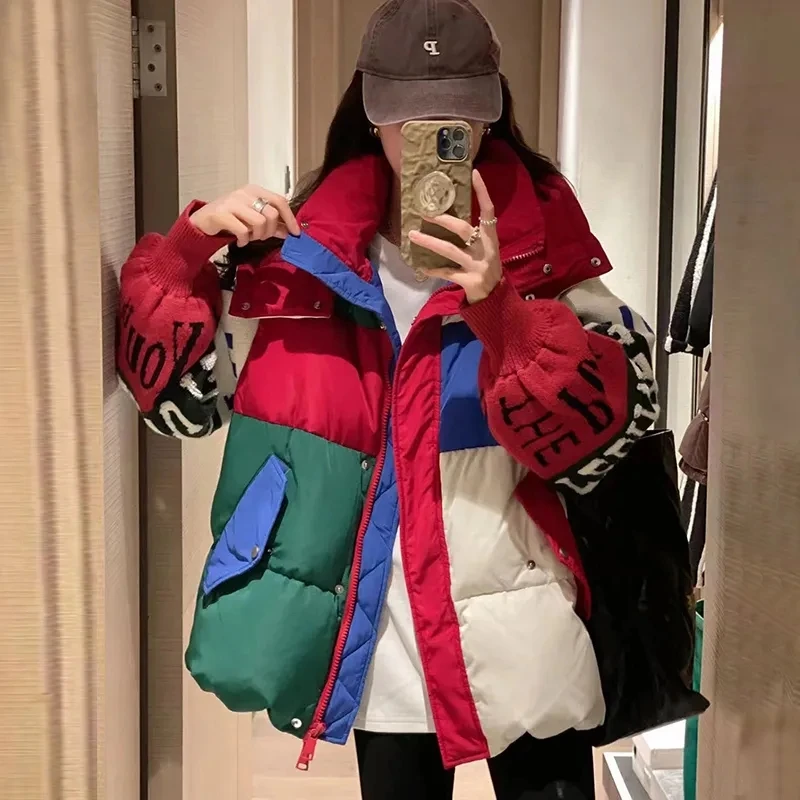 Giacca corta da donna invernale nuova moda sciolto colore a contrasto con cappuccio manica lavorata a maglia design con lettere giacche in cotone cappotto da donna