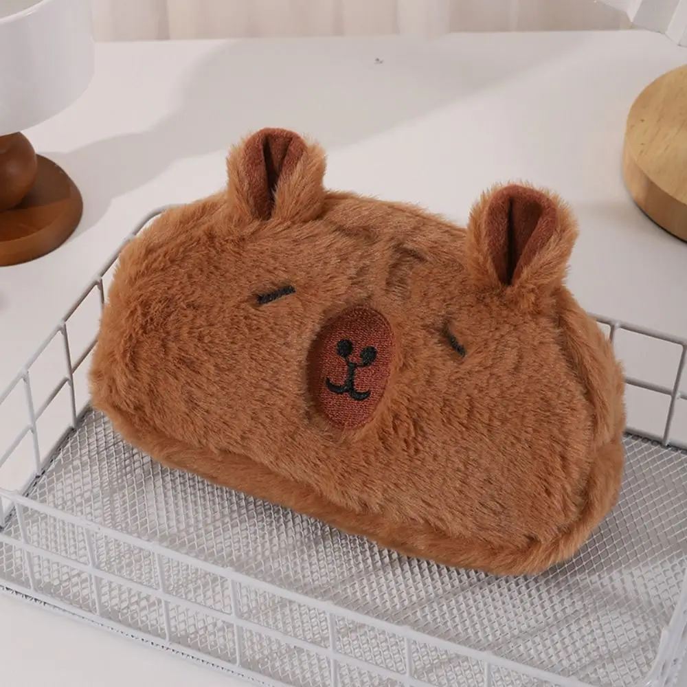 Imagem -02 - Estojo Capybara Plush Bolsa de Caneta de Grande Capacidade Bolsa de Boneca Recheada Cobaia Cobaia