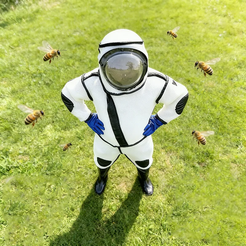 Beekeeping equipment, breathable integrated design, light and easy to wear and take off, preventing bee stinging