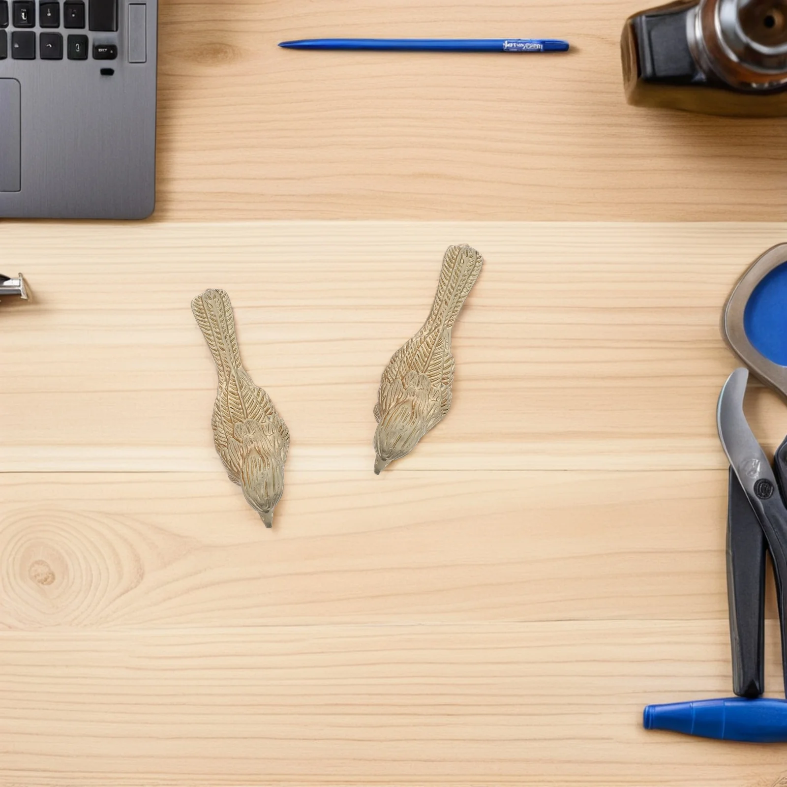 

2Pcs Bird Drawer Knobs Golden Zinc Alloy Single Hole Wardrobe Handles Animal Cabinet Pulls Decorative Kitchen Cupboard Dresser