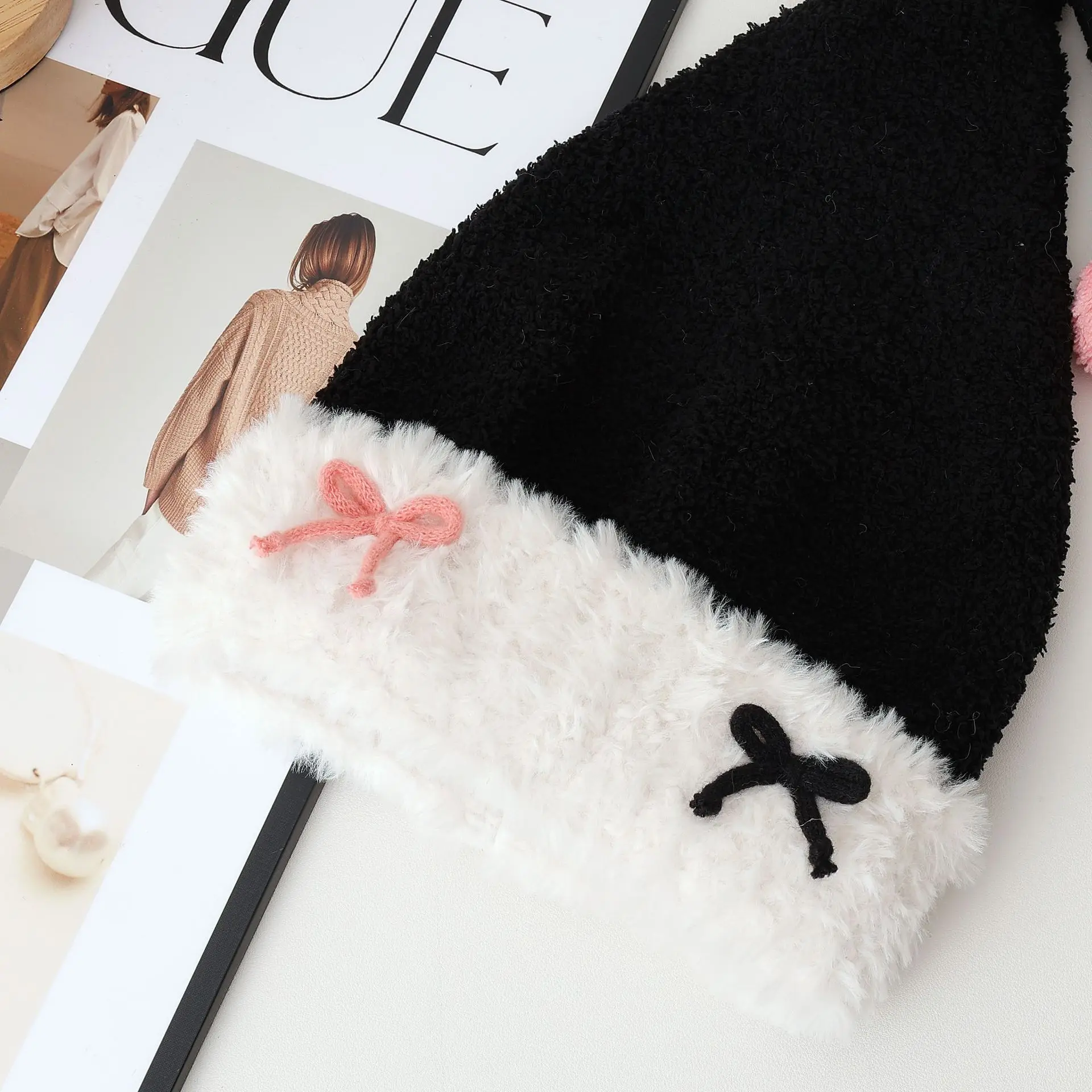 หมวกไหมพรมกันหนาวสำหรับผู้หญิง ตกแต่งคริสต์มาส มีที่ปิดหู โบว์ หมวกซานต้าแบบหนา