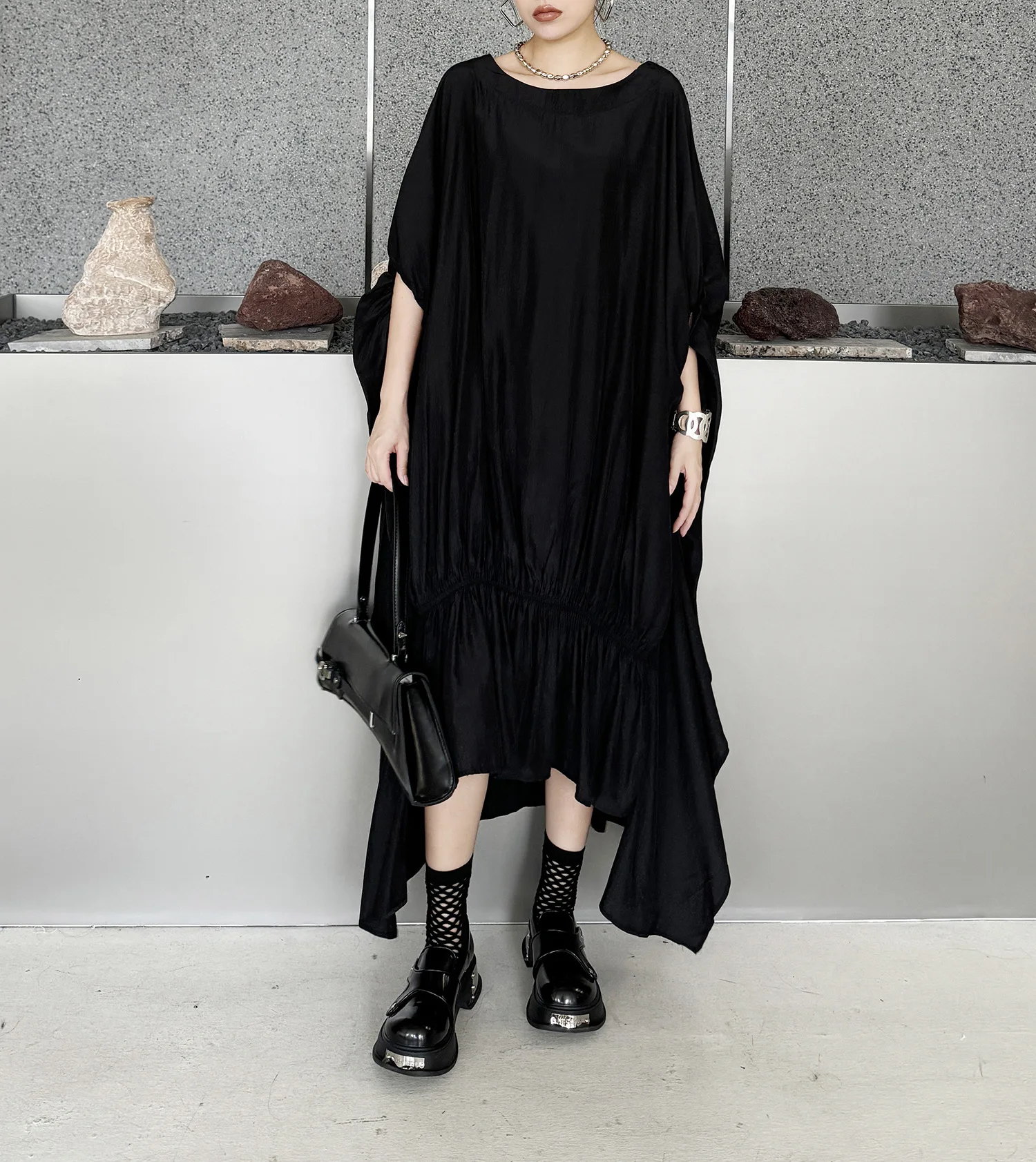 

Dark Style Pleated Design with Bat Sleeves, Summer New Style, Loose and Slimming, Irregular Skirt with