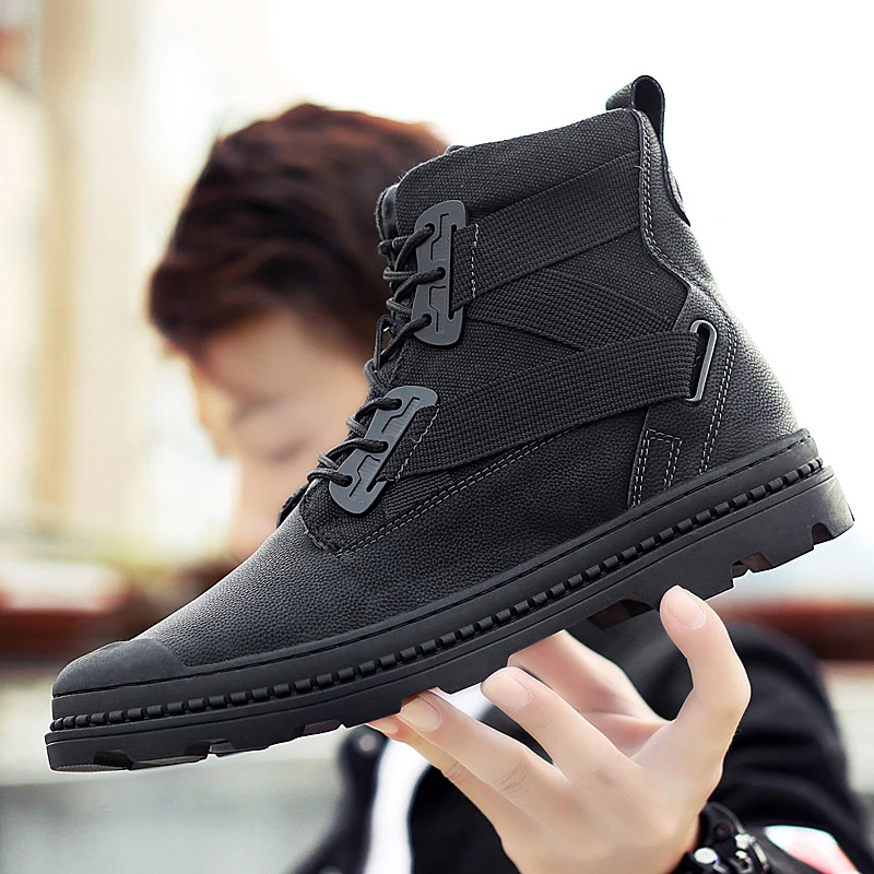 

Fashionable New Black High Top Men Boots Suitable for The Streets Durable Retro Thick Soled Height Increasing Motorcycle Boots