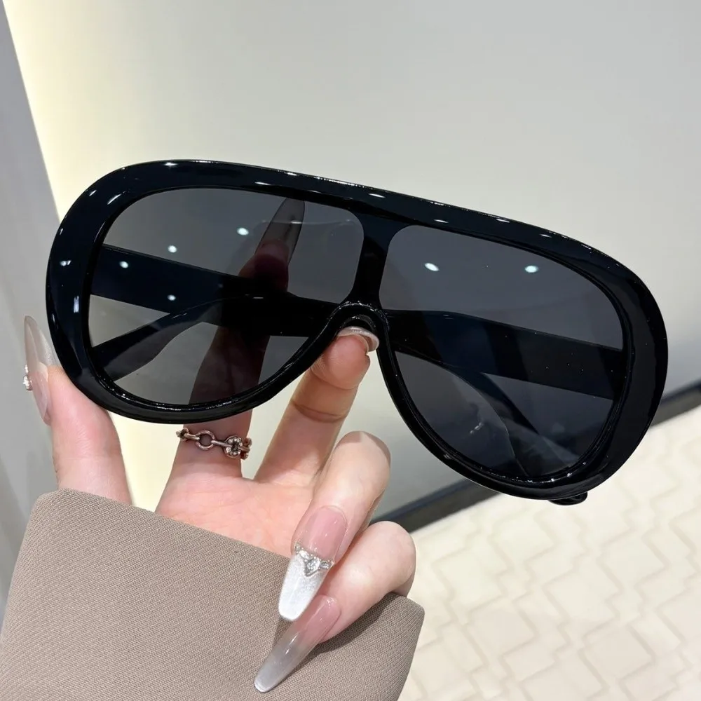 Retro Integrierte Übergroße Sonnenbrille mit Großem Rahmen, UV-Beständig, Modische Schutzbrille für Damen und Herren – Detail 2