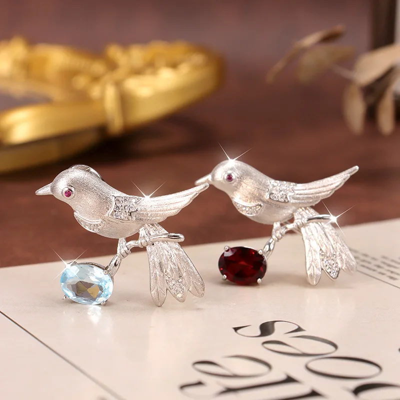 

S925 Silver Parrot Bird Brooch Women's Premium Brushed Craft Brooch Natural Crystal Stone Versatile High-end Corsage Pin