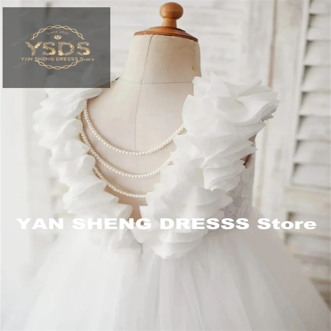 فستان فتاة الزهور مخصص لحفلات الزفاف من التل الأبيض بدون أكمام منتفخ ثلاثي الأبعاد مزين باللؤلؤ وحفلات أعياد الميلاد والمناولة الأولى