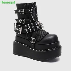 Metalowe nity Punk Buty motocyklowe Okrągłe palce Platforma Gothic Rhinestone Zipper Cool Girl Boots 2024 Nowe czarne damskie krótkie buty