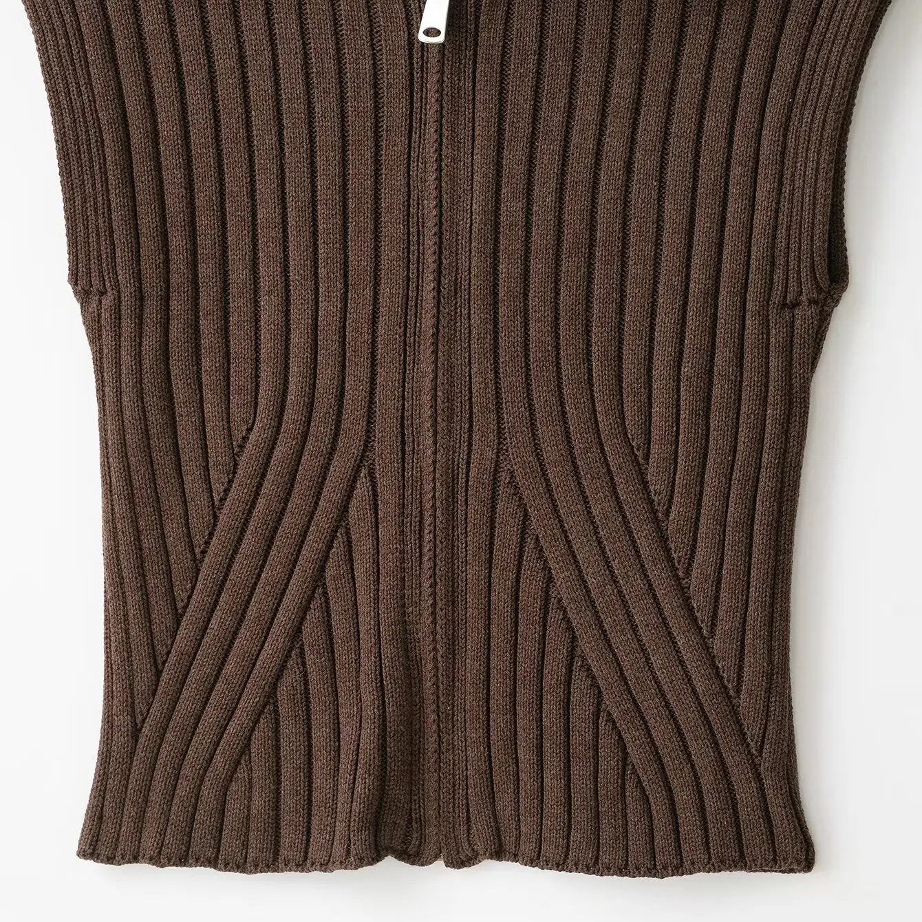 KASLEAD New Women's Fashion High-End Rib Knitted Vest Versatile Polyester Fiber Zipper Closure Striped Pattern Regular Length