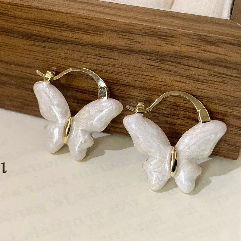 

French Fashion Trend White Dripping Oil Butterfly Gold Color Earrings for Women Simple Retro Elegant Girls Daily Wear Jewelry